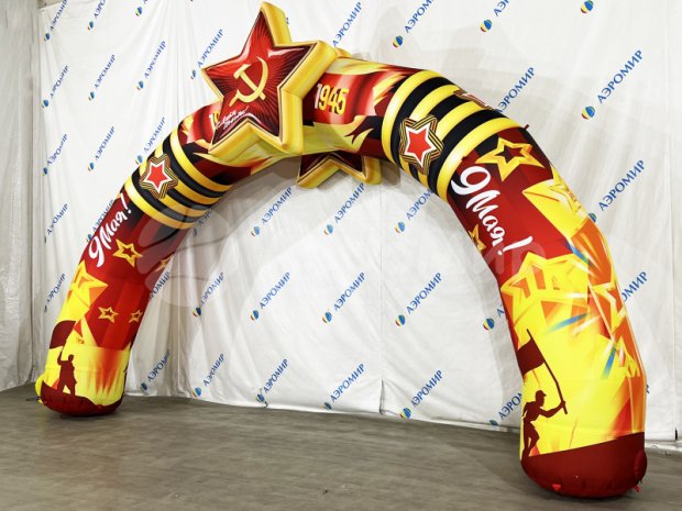 Круглая с декоративным элементом