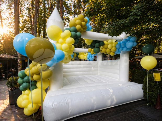 Белоснежный батут