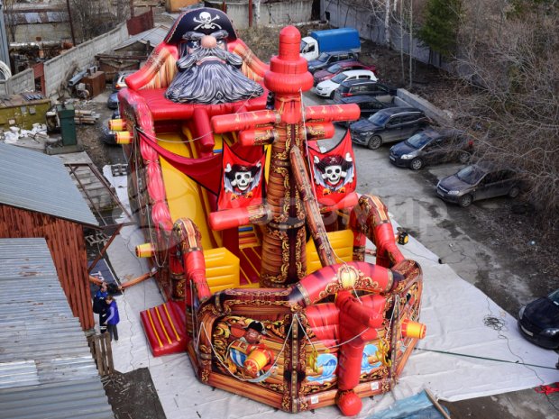 Пиратский корабль