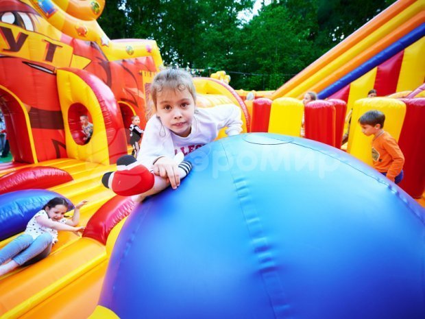 Царь батут 300 м²