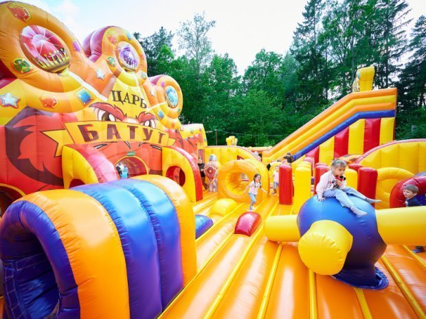 Царь батут 300 м²