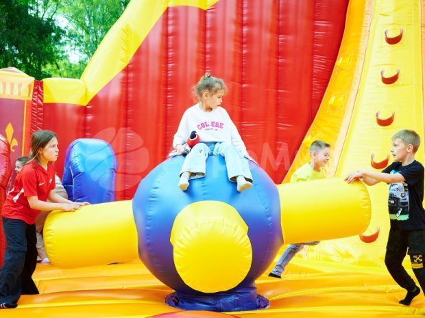 Царь-батут 100 м²