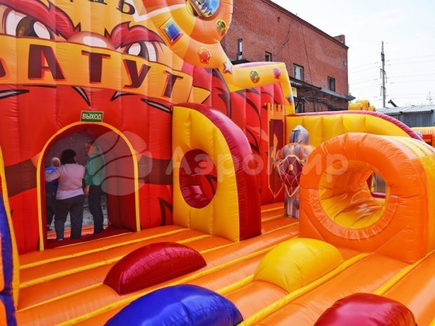 Царь батут 200 м²