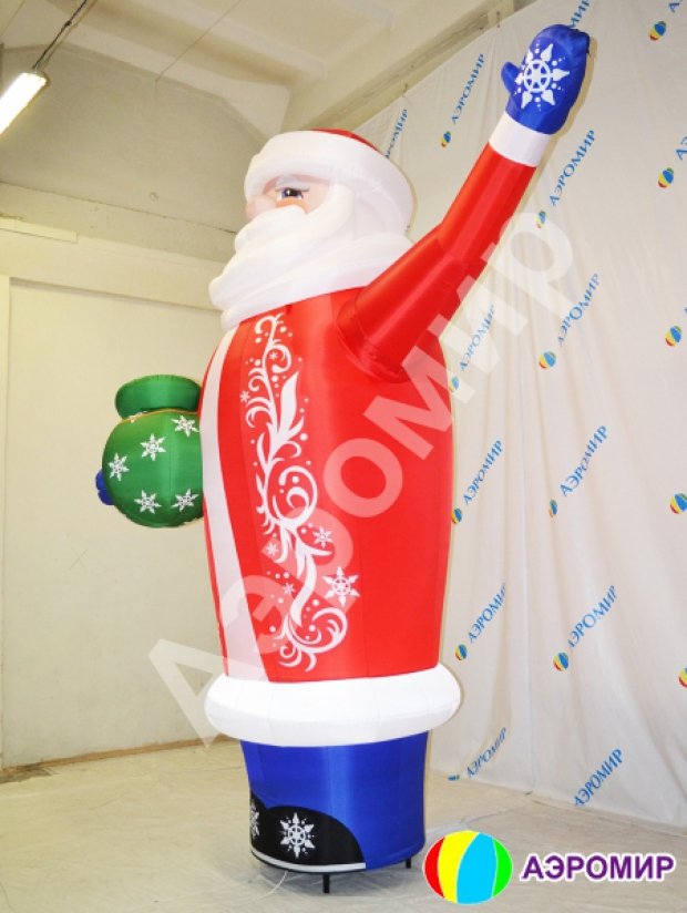 Аэромен Дед Мороз — с машущей рукой