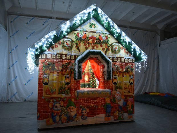 Сказочный домик Деда Мороза