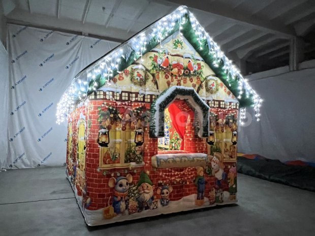 Сказочный домик Деда Мороза