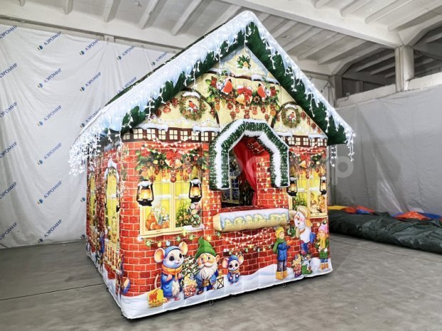 Сказочный домик Деда Мороза