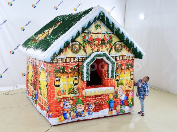 Сказочный домик Деда Мороза