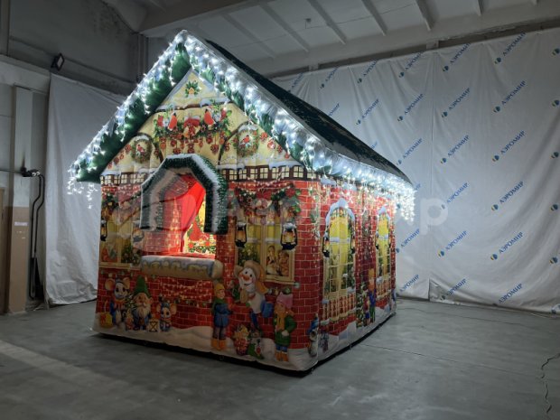 Сказочный домик Деда Мороза