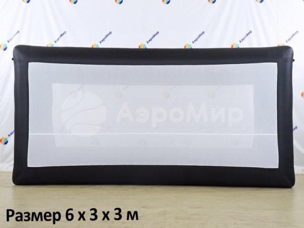 Надувной экран на опорах