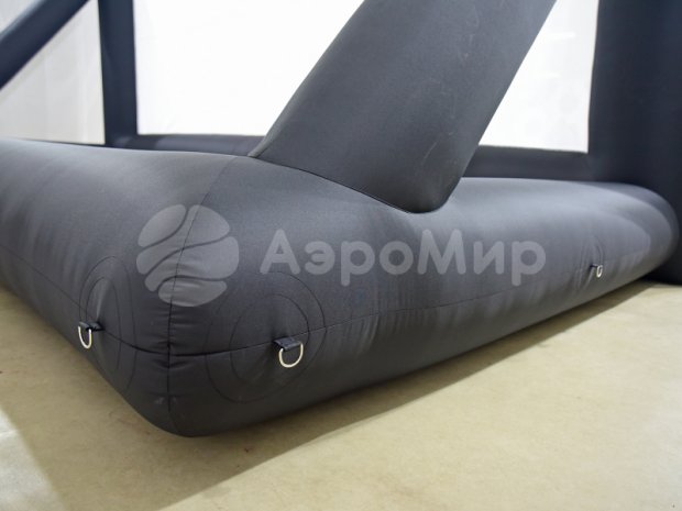 Надувной экран на опорах