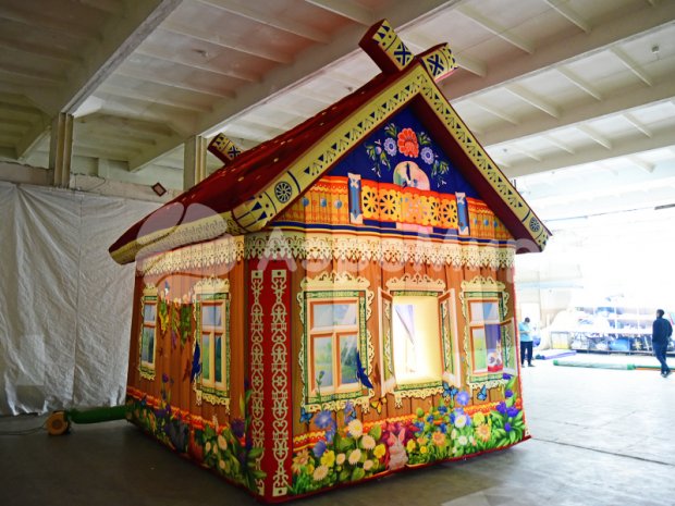 Сказочный домик Деда Мороза