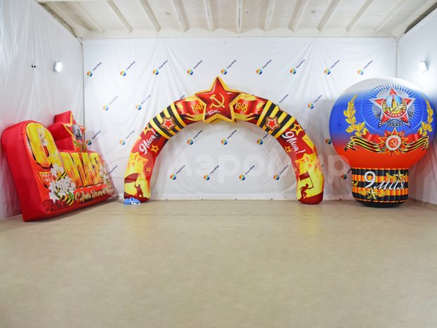 Круглая с декоративным элементом