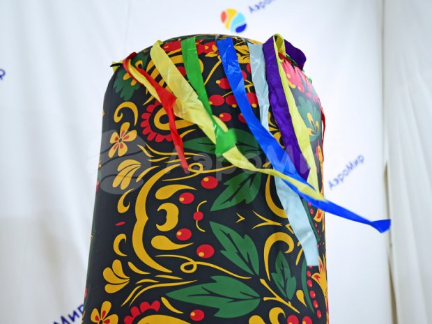 Столб с лентами на Масленицу