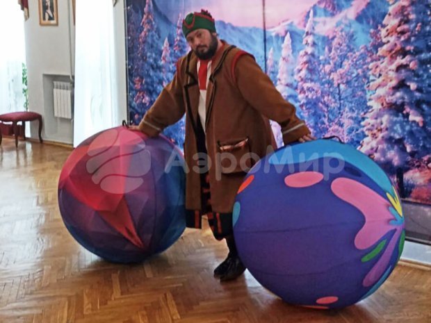Большой надувной мяч абстракция