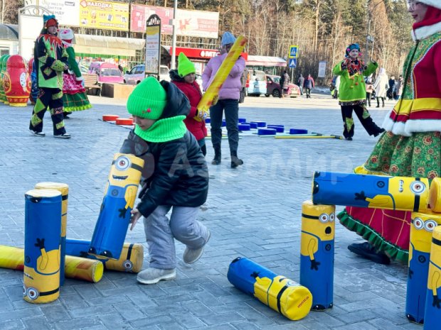 Игра Городки с печатью миньоны