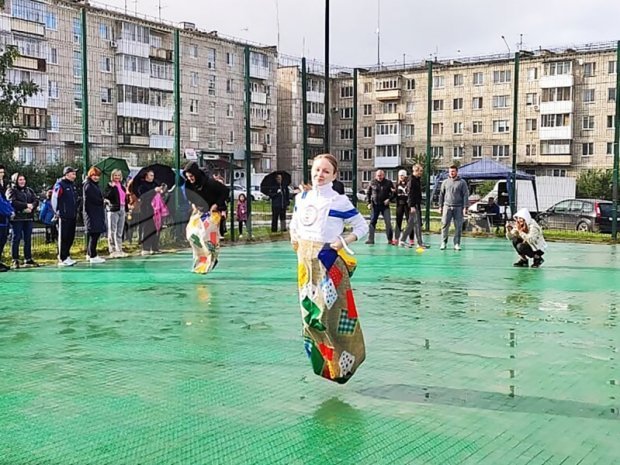 Бег в мешках с узорами