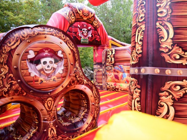 Пиратский корабль