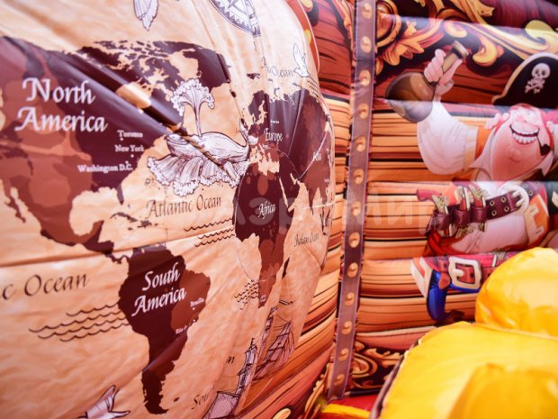 Пиратский корабль