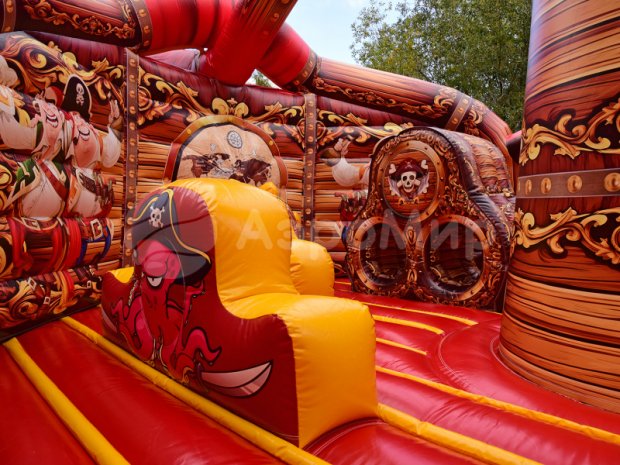 Пиратский корабль