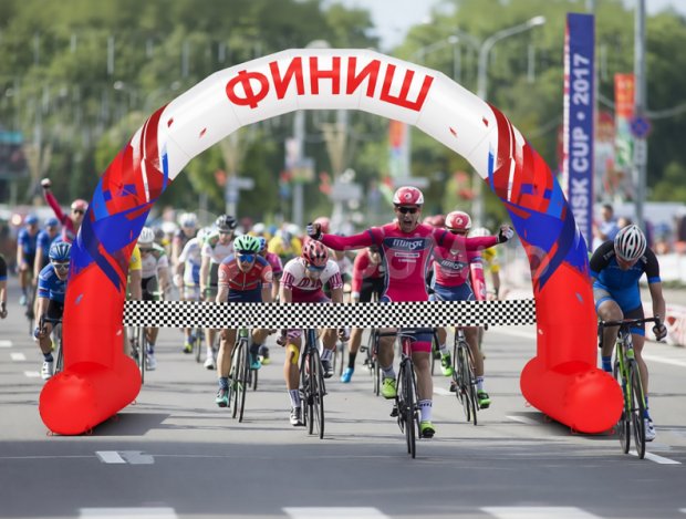 Круглая на опорах Лайт