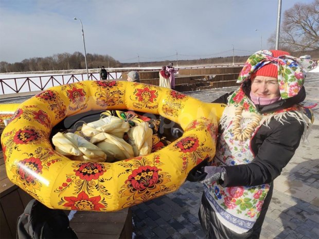 Гигантская ложка