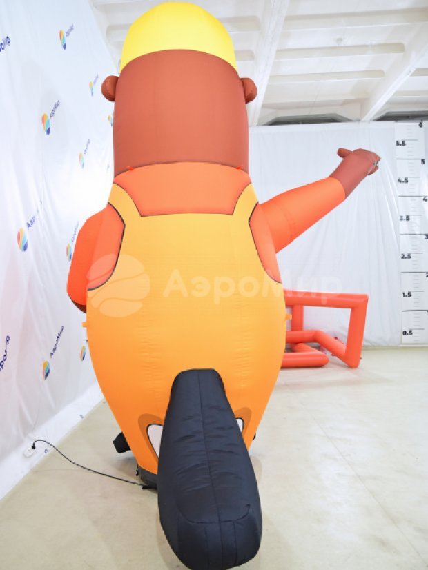 Аэромен машет рукой — сложный