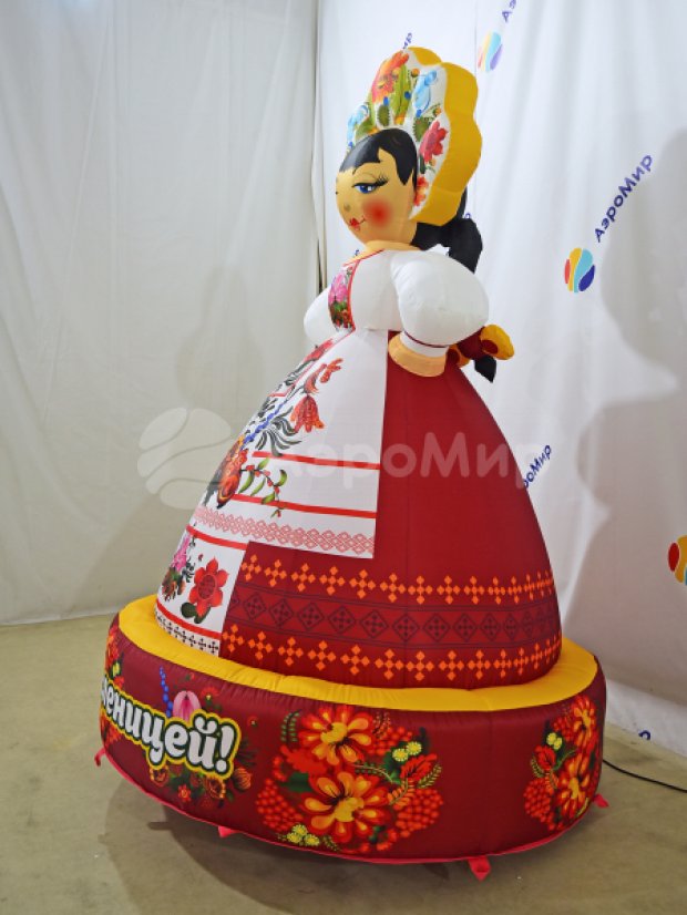 Девушка Масленица