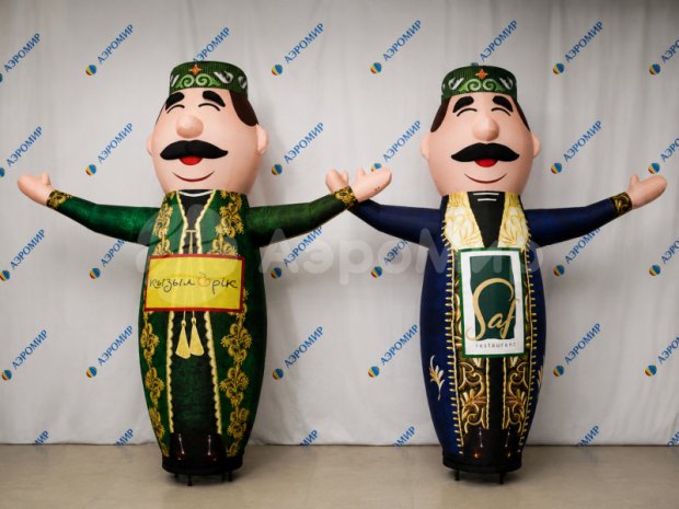 Зазывала машет рукой — сложный