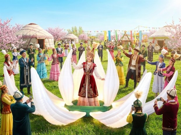 Лотос с раскрытием лепестков