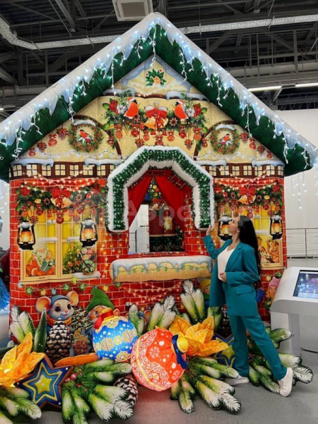 Сказочный домик Деда Мороза