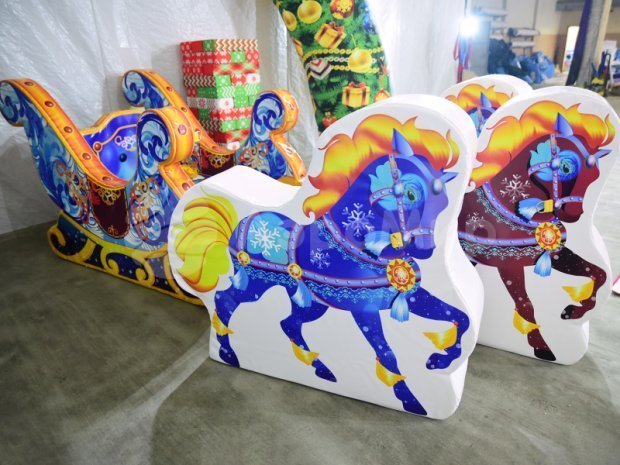 Сани праздничные