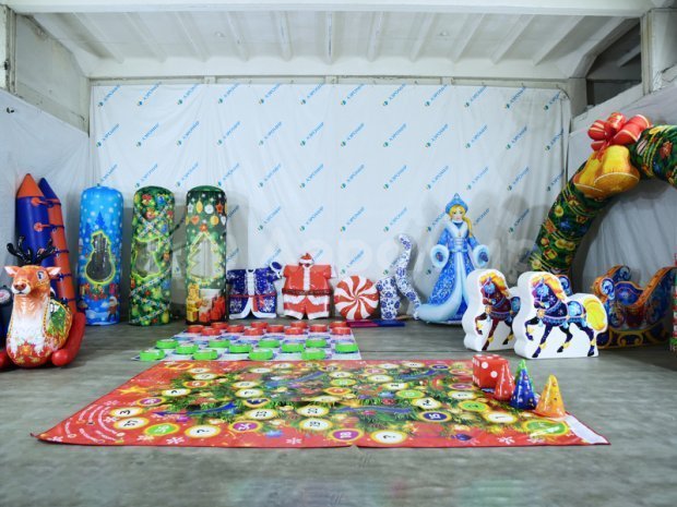 Сани праздничные