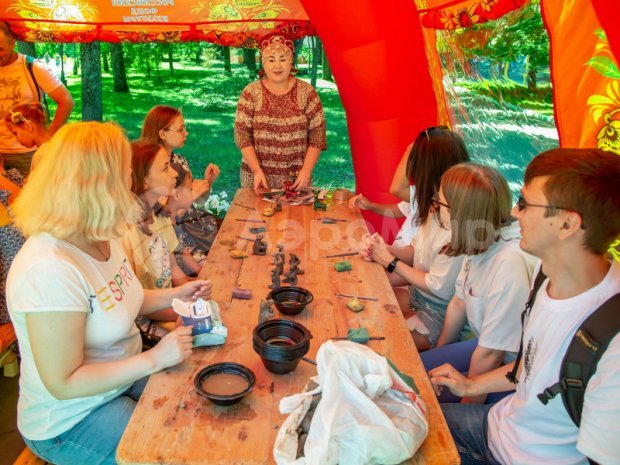 Рекламные палатки и торговые шатры