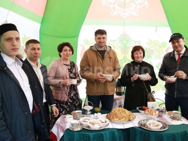 Рекламные палатки и торговые шатры