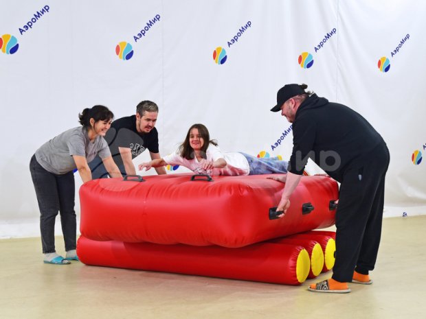 Плот на бревнах