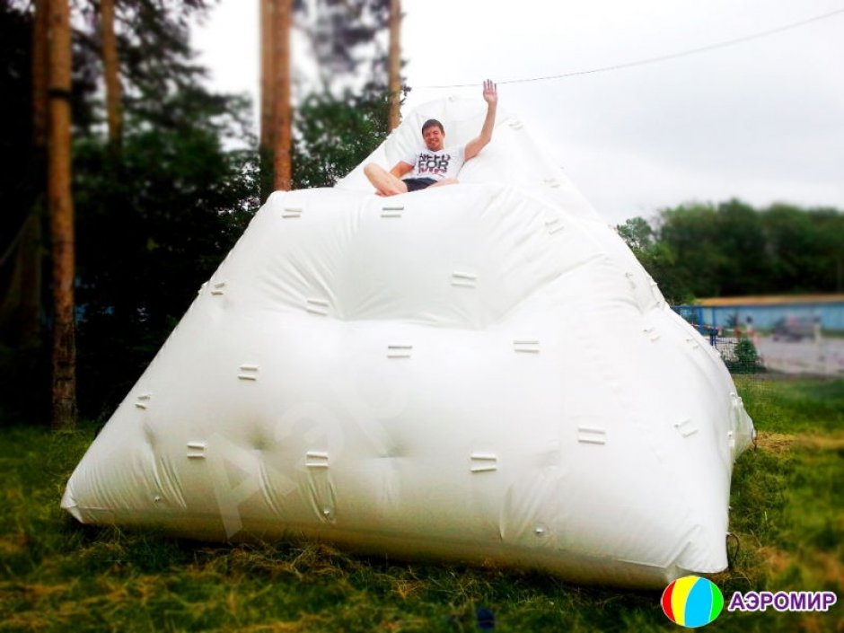 Надувная водная горка скала