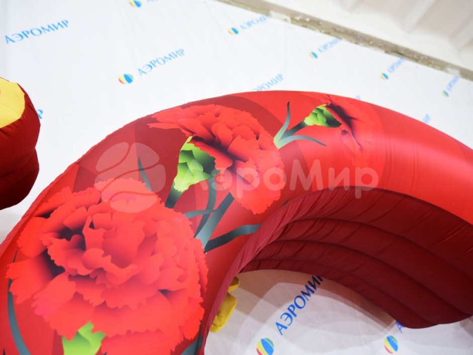 Надувная арка Победы — торжественное оформление 9 мая