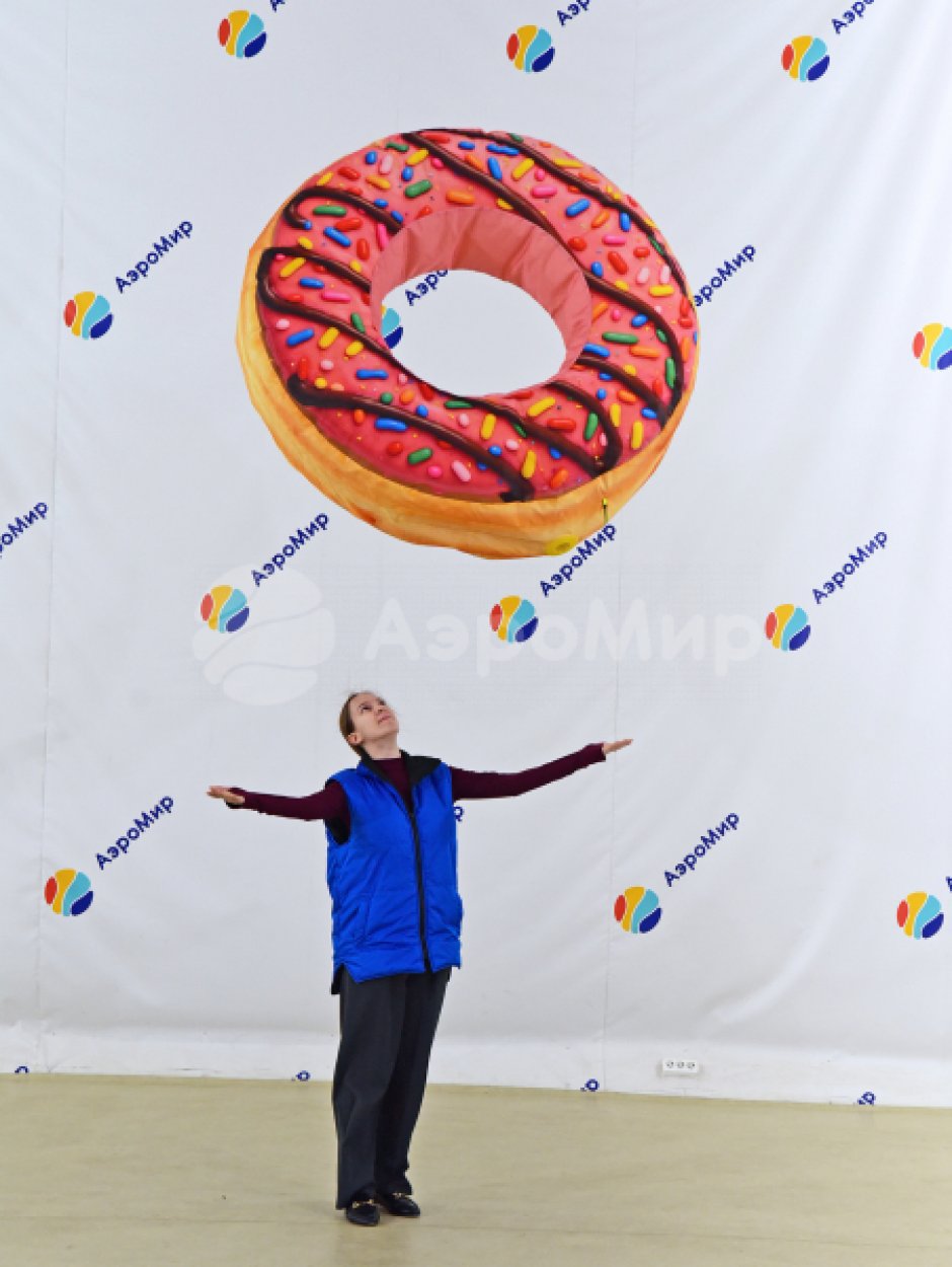 Пончик-подушка — яркий и легкий реквизит для шоу, игры и развлечений