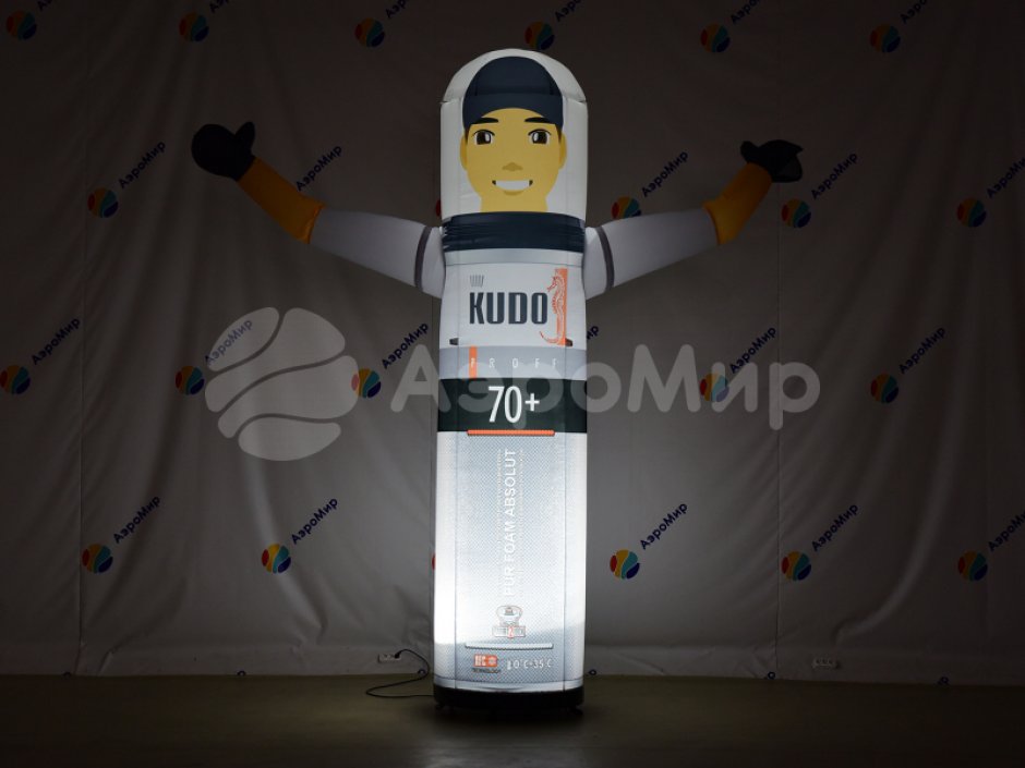 Аэромен машет рукой простой цилиндрической формы с логотипом в фирменном стиле