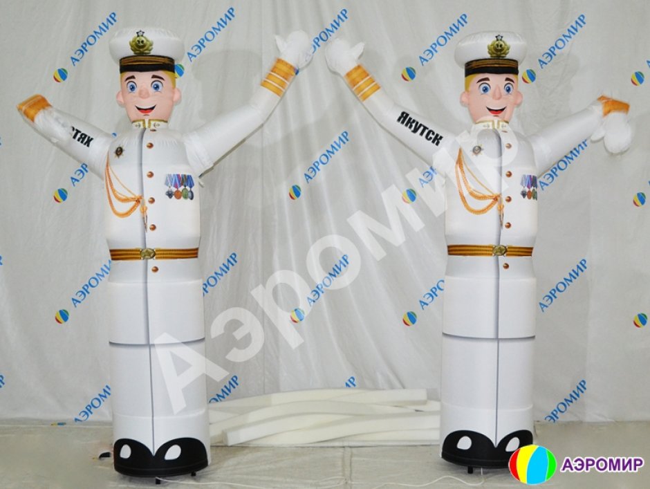 Надувная рекламная фигура мультгероев и персонажей — с эффектом машущей руки