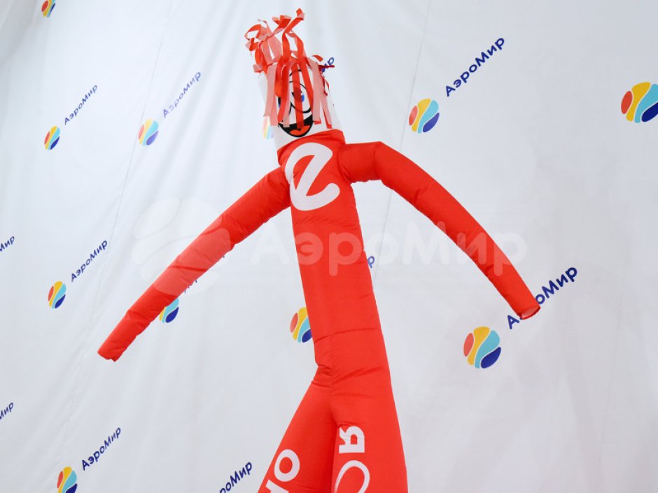 Аэромен на двух ногах с индивидуальным дизайном