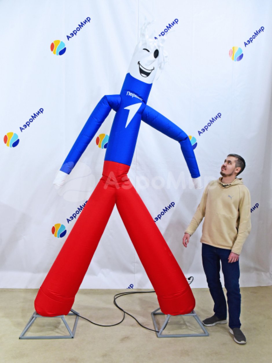 Аэромен на двух ногах с индивидуальным дизайном