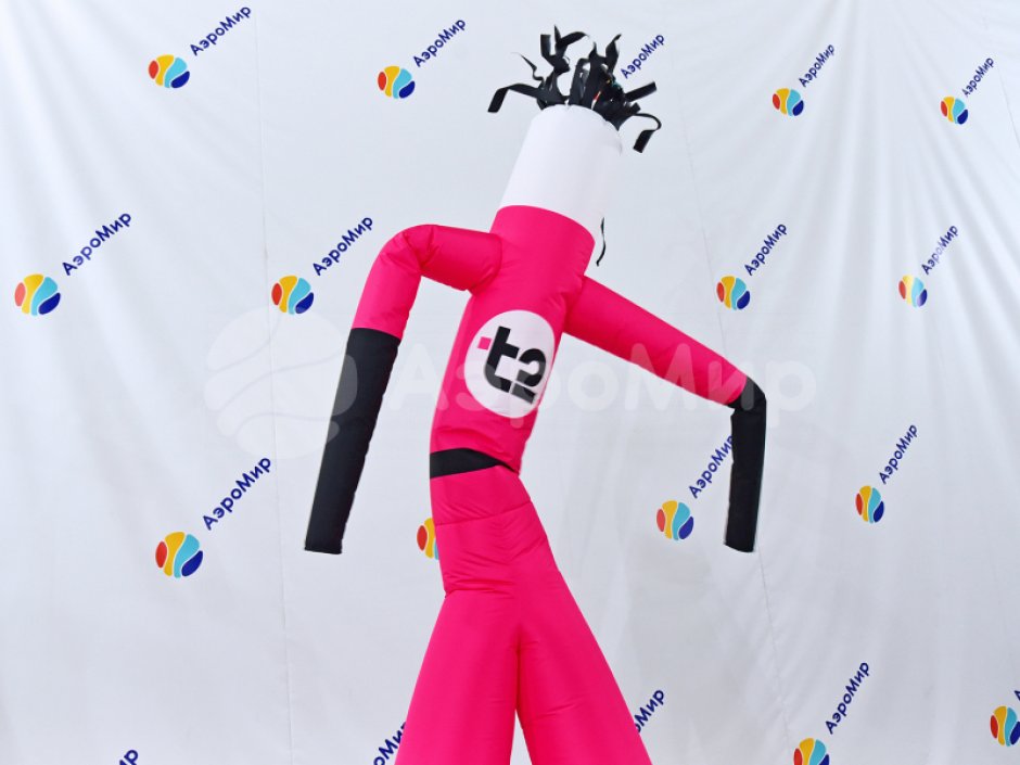 Фигура аэромена на двух ногах с логотипом