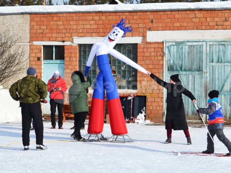 Аэромен в национальных цветах триколора белый синий красный