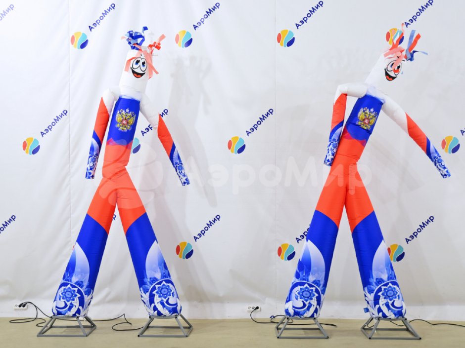 Аэромен в национальных цветах триколора белый синий красный