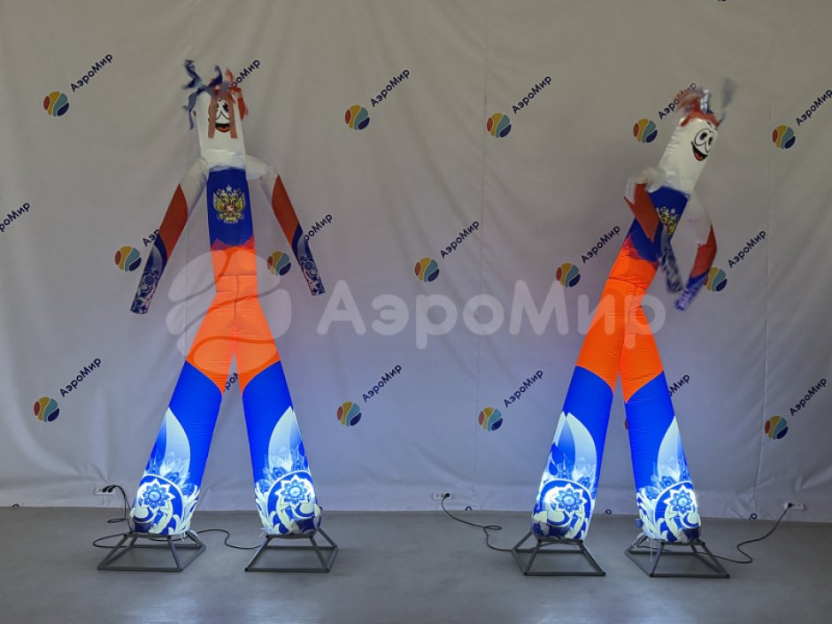 Аэромен в национальных цветах триколора белый синий красный