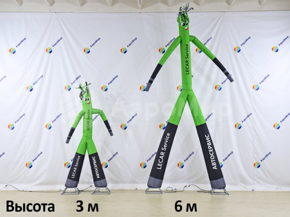 Фигура аэромена на двух ногах с логотипом