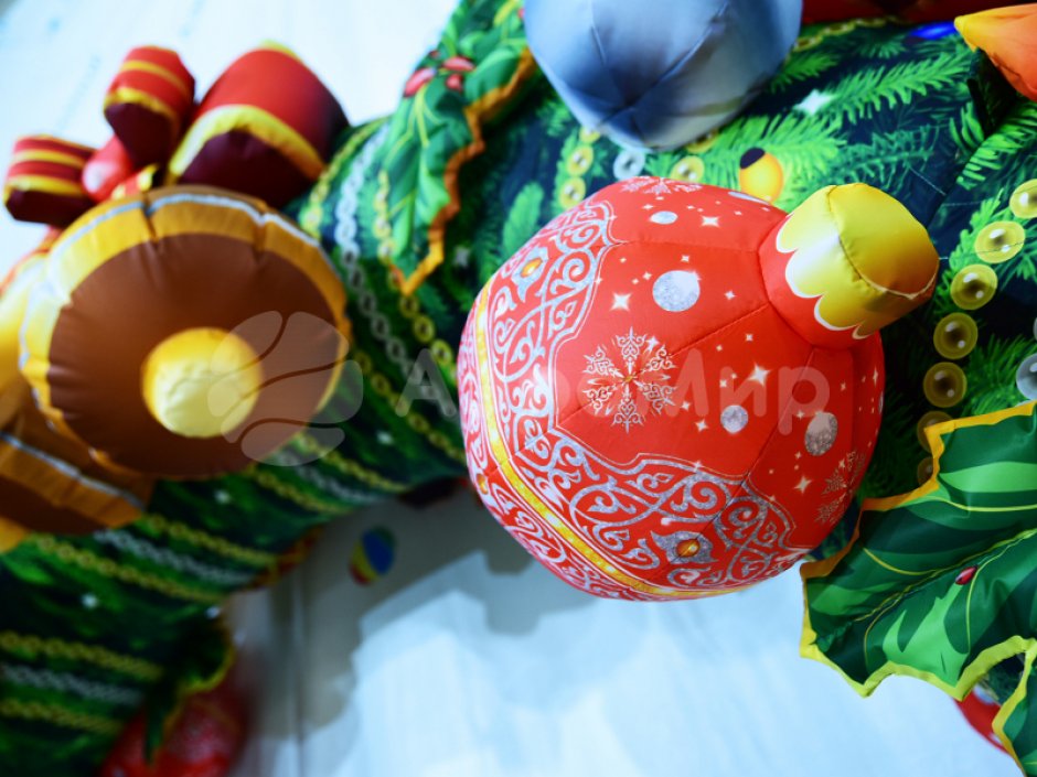 Комплект новогодних надувных фигур Арки и Трона