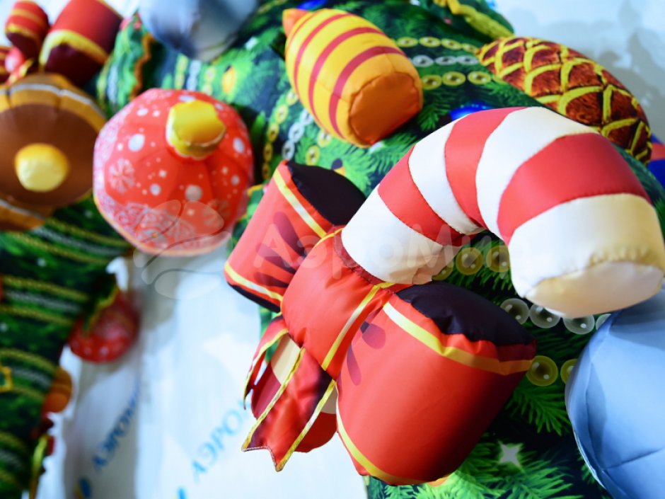 Комплект новогодних надувных фигур Арки и Трона